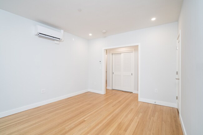 Photo - 15 Forest St