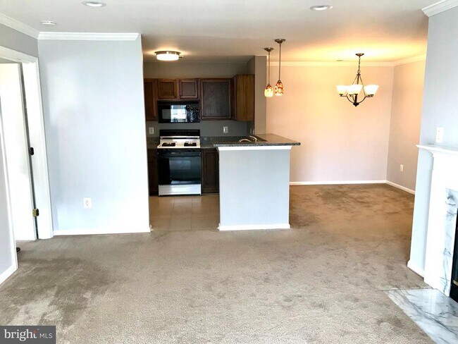 Photo - 13304 Kilmarnock Way Unit 4-C
