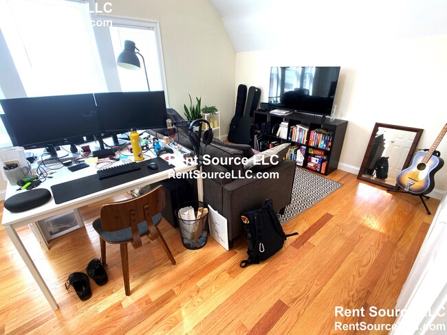 Photo - 537 Main St Unit 2