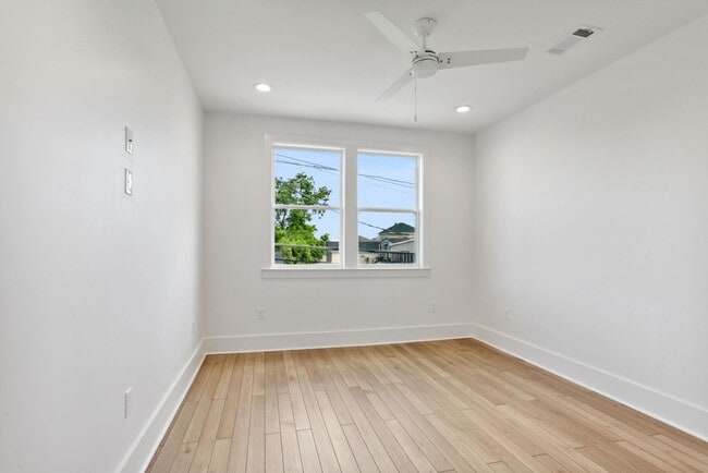Photo - Newly Renovated 2BD/2.5BA with covered Driveway
