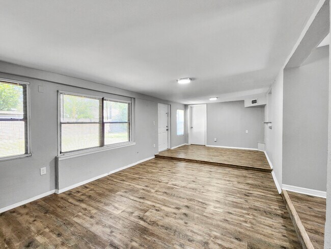 Photo - 2120 Catalina Dr