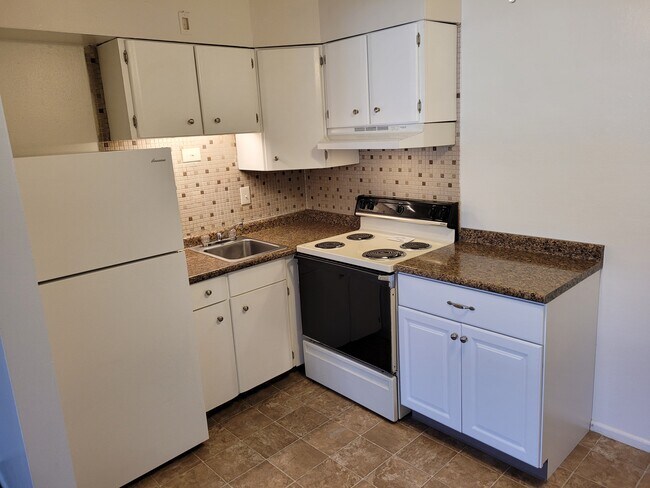 Sutton-Elm Apartments