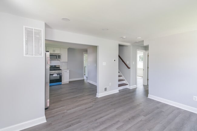 Photo - 9749 52nd Ave