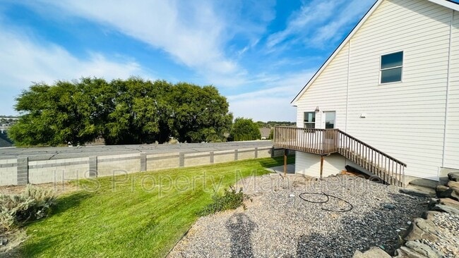 Photo - 5131 Milky Way