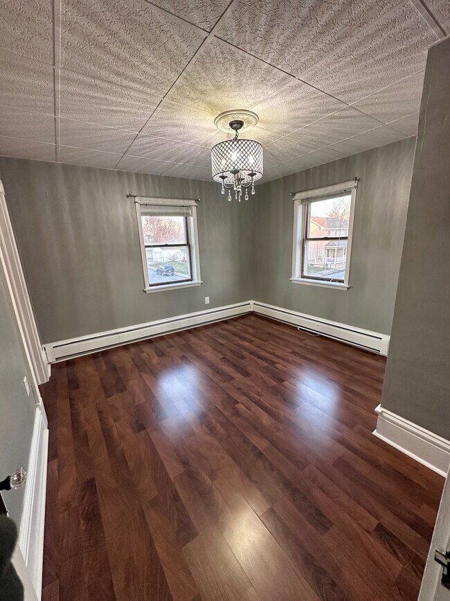 Living room - 210 E Allegheny St Unit 2