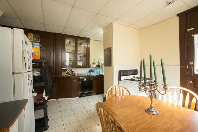 Photo - 2136 Summit St