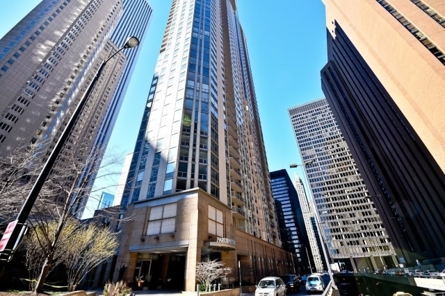 Building Photo - 222 N Columbus Dr Unit 1208 Rental