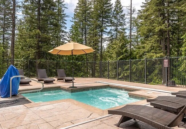 21 Tamarack Ln Unit 21 Tamarack