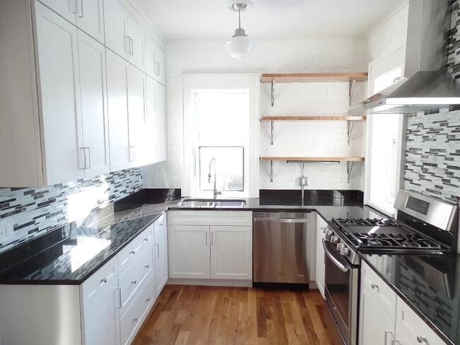 Photo - 1900 Columbus Ave. Unidad 1