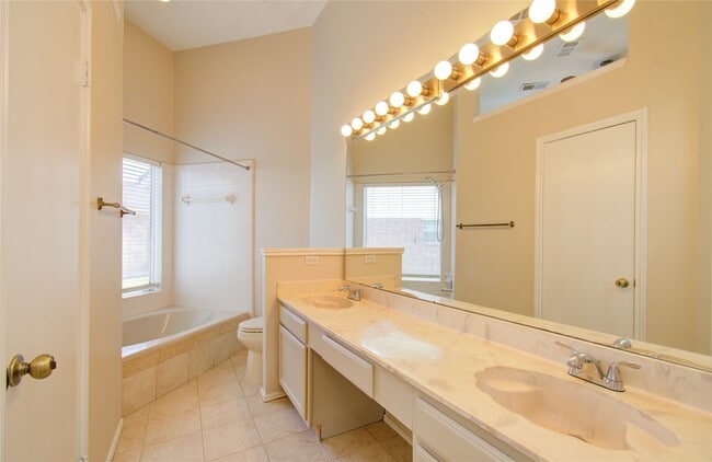 Photo - 11810 Stone Bridge Dr