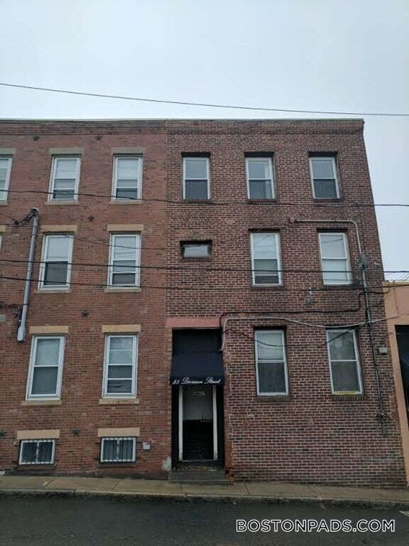 25 Division St Unit 2