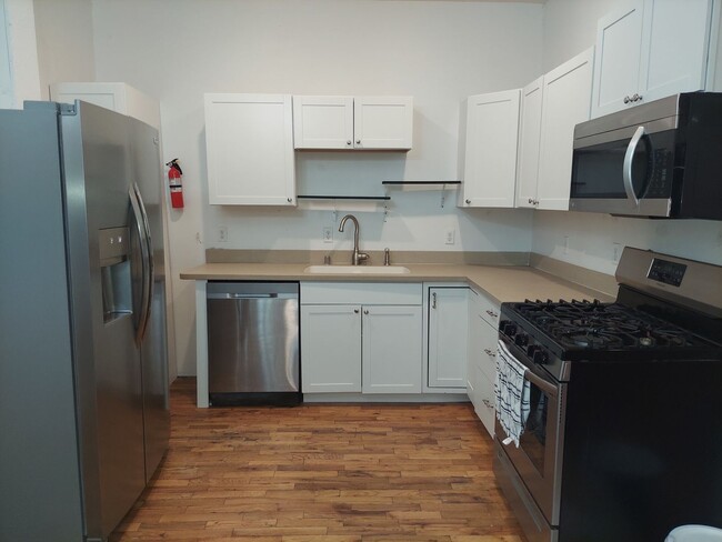 r221 - r221 Apartment Unit 03