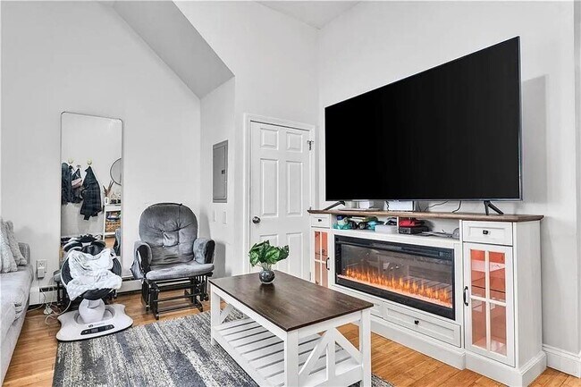 Photo - 186 Federal St Unit 1