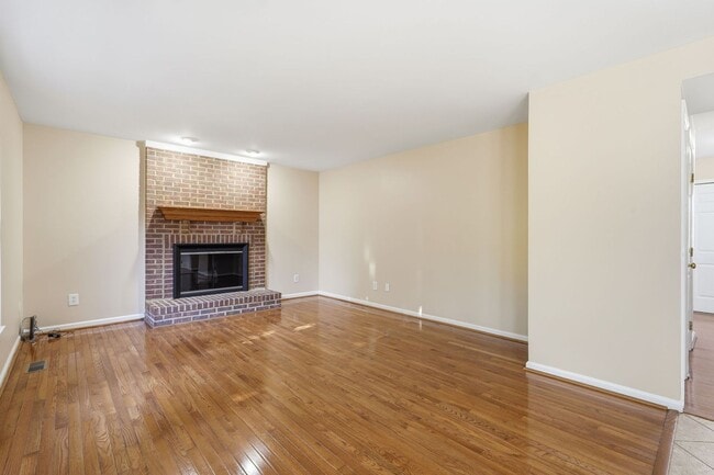 Photo - Beautifully maintained townhome on a quiet cul-de-sac in Ashburn Village!