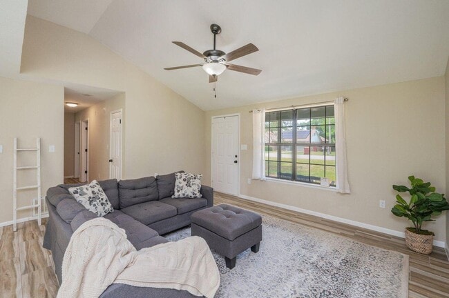 Photo - 212 Grand Prix Dr