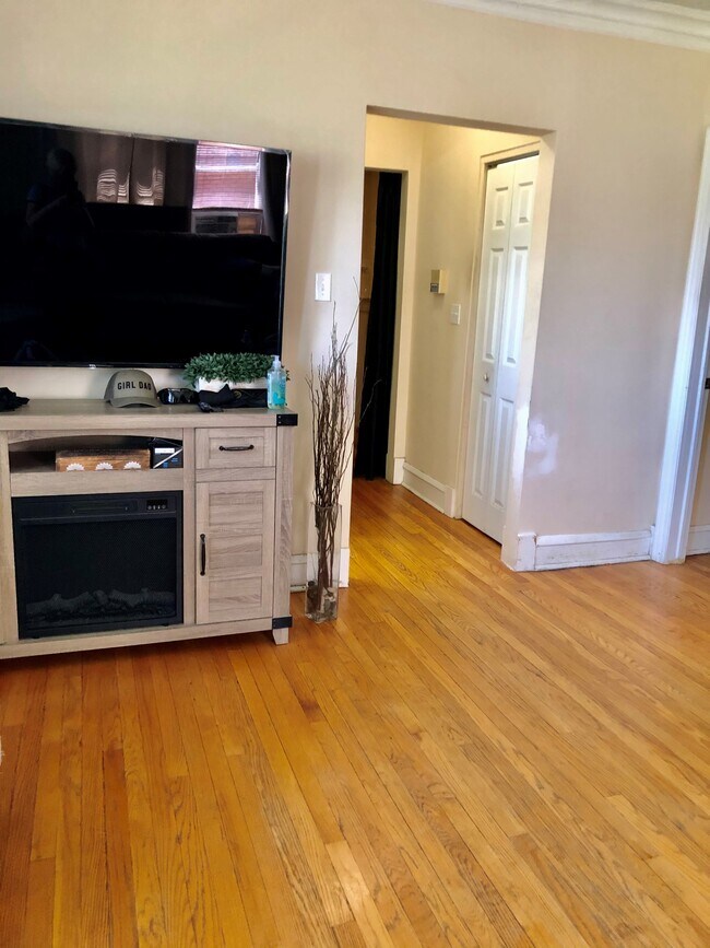 Photo - 2357 N Kenneth Ave Unit 21