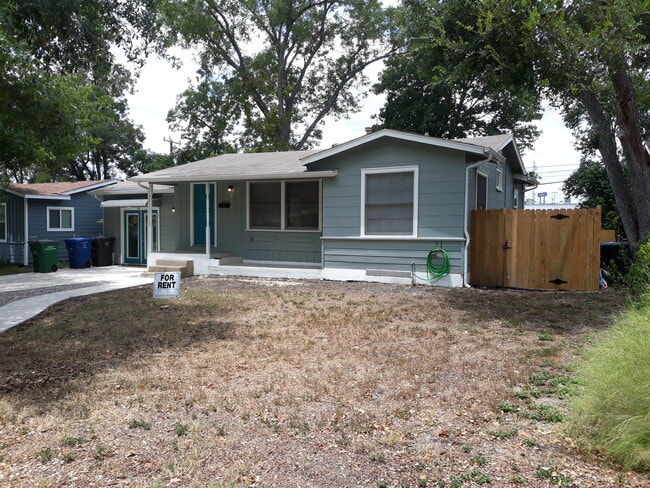 Photo - 319 Sumner Dr