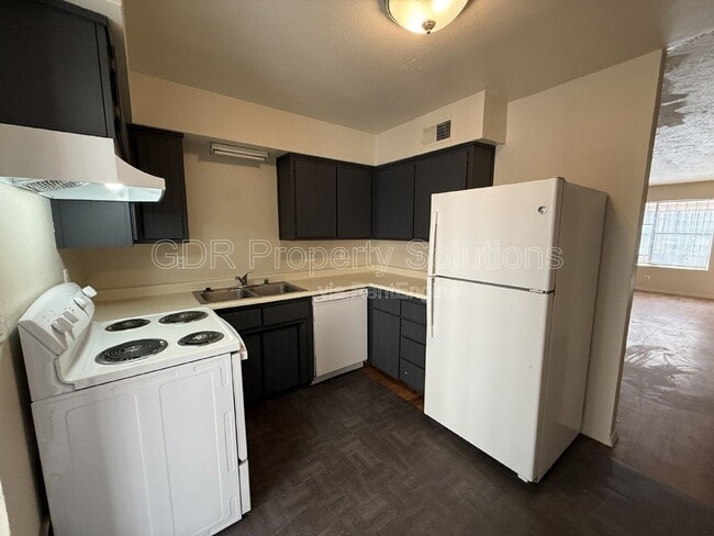 Photo - 1928 Buena Vista Dr SE Unidad B