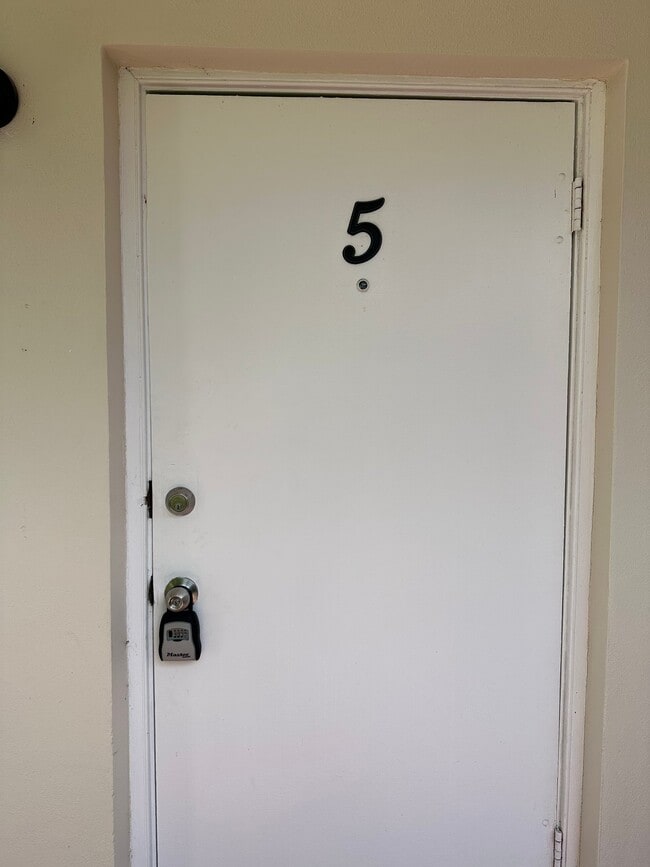 1791 Juno Rd Unit 5