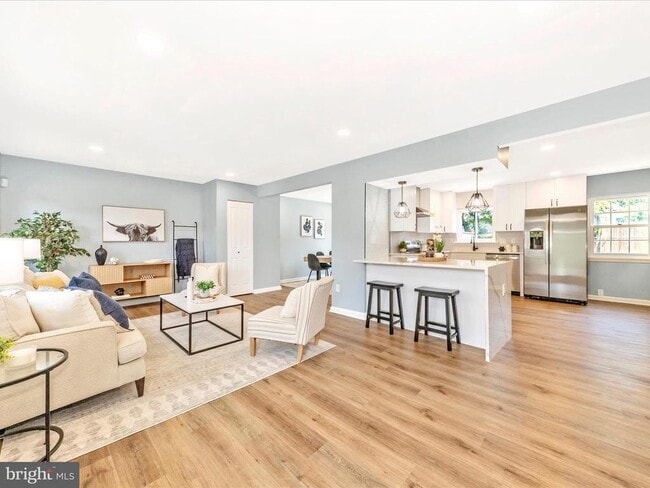 Building Photo - 1305 Peachtree Ct