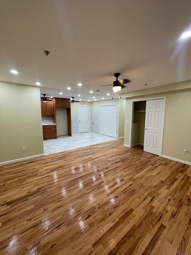 1st Floor living Room - 93 Osborne Ter