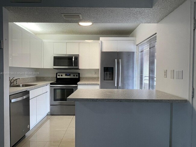 Photo - 20105 NE 3rd Ct Condo Unit 6