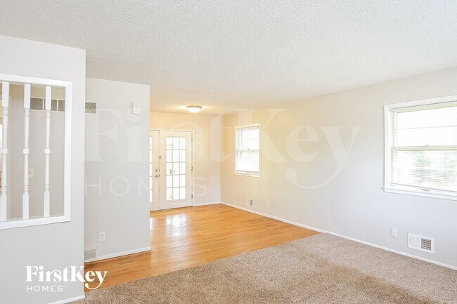 Photo - 1043 E Lexington Ave