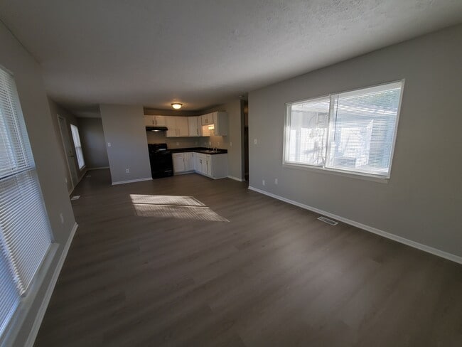 Photo - 9337 Rochelle Dr