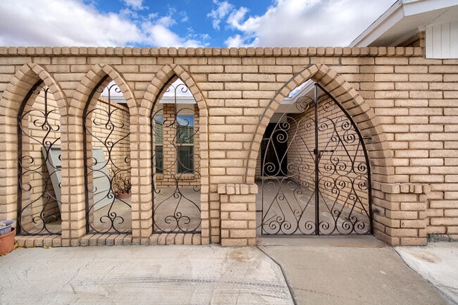 Photo - 3232 Slocum St