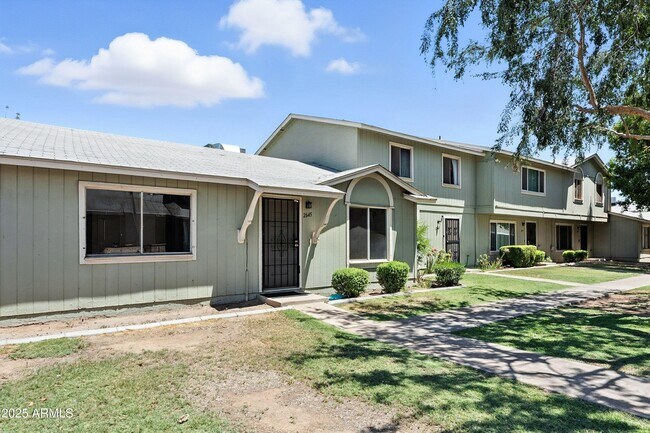 Photo - 2645 W Elm St