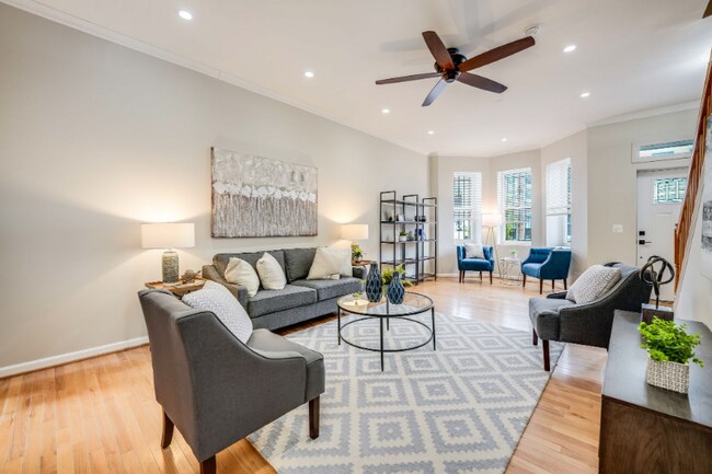 Photo - 27 Todd Pl NE