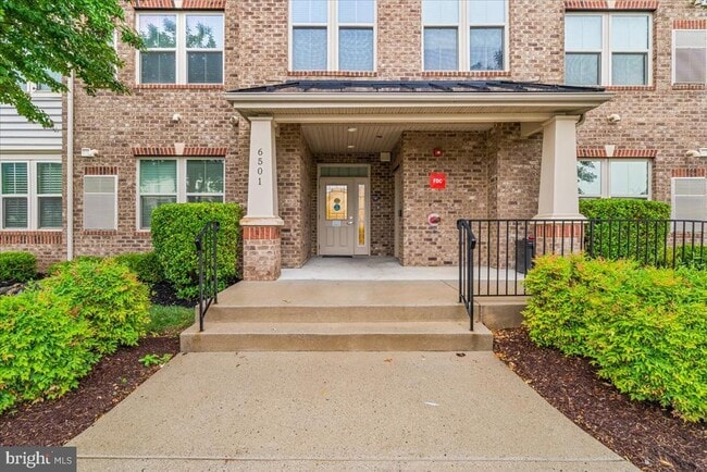Building Photo - 6501 Walcott Ln Unit 301