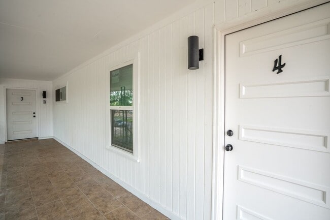 Photo - 1107 Shasta Ave W