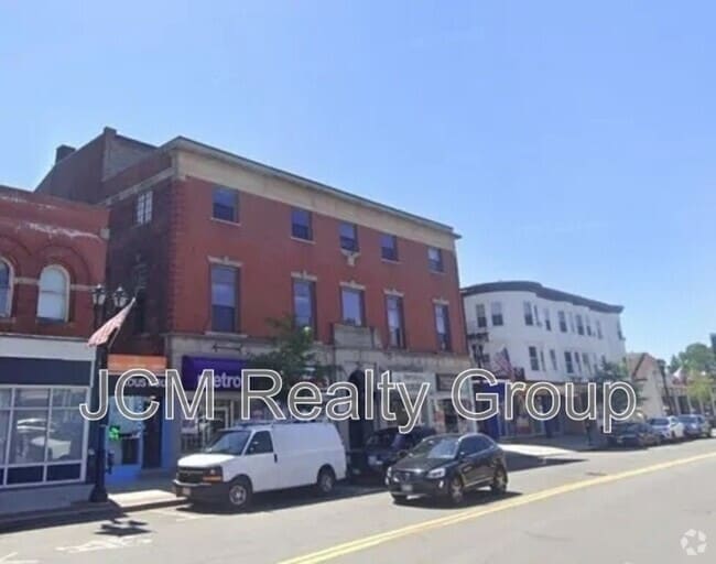 Building Photo - 64 Hollis St Unit 7 / 1st Floor Rental