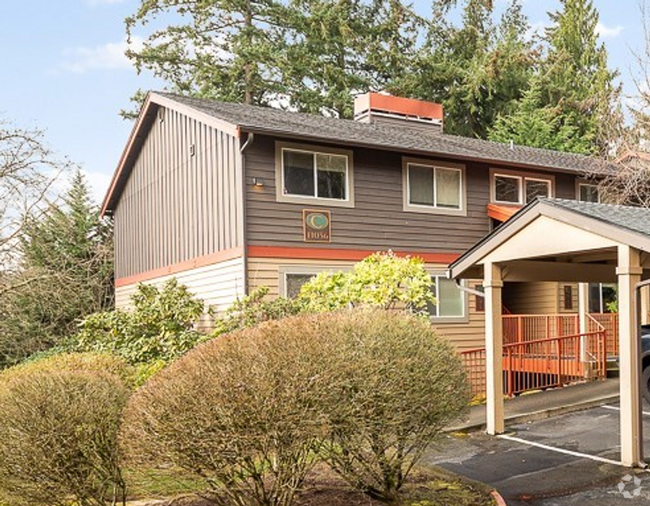 Building Photo - 2 bedrooms, 1 bathroom; water, sewer, and ... Unit C2 Rental