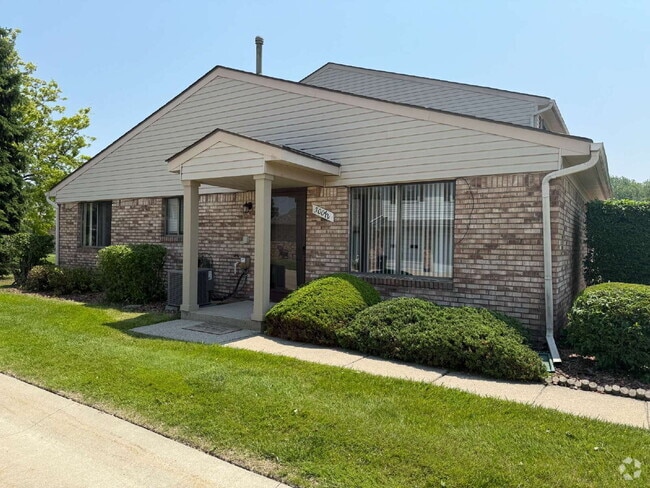 Building Photo - 50072 S Benny Ct Unit 65 Rental