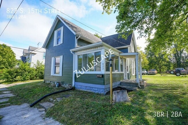 Building Photo - 822 S 15th St