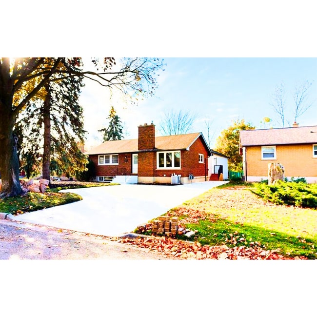 Building Photo - 77 Godfrey Dr