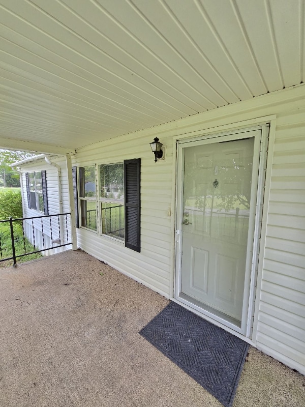 Photo - 607 W Point Rd