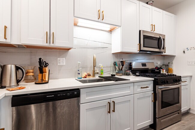 Photo - 4935 N Saint Louis Ave Unit 2s