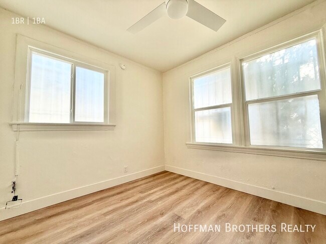 Photo - 300 N Bonnie Brae St Unit 103