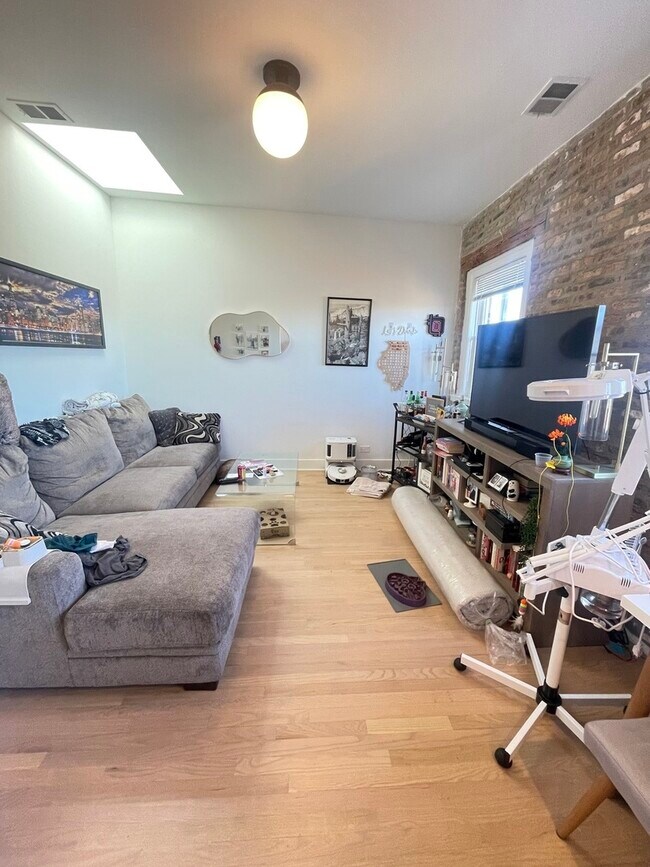 Photo - 1856 W Chicago Ave