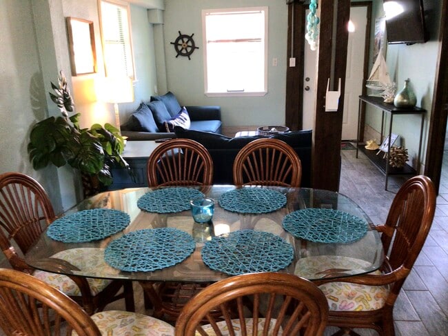 807 37th St Unit Downstairs