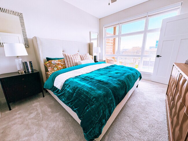 Imagen (30) (1) - Vanguard at 16 Tech