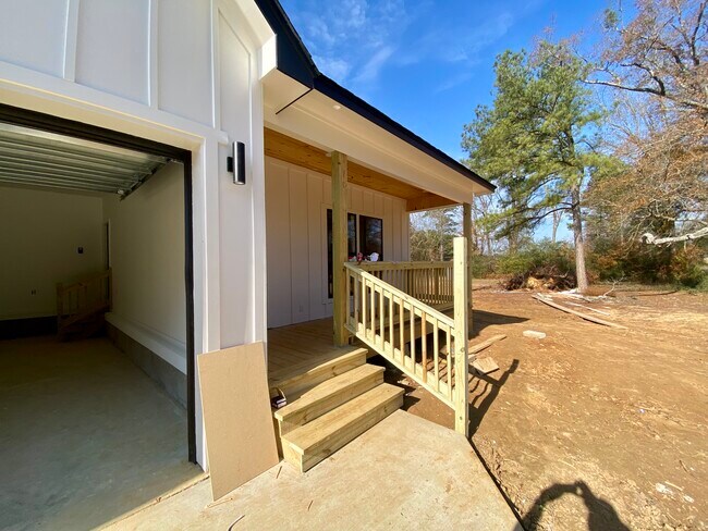 Photo - 230 Sylvan Rd