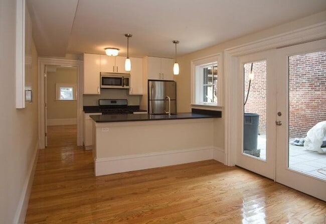 Building Photo - 659 Massachusetts Ave Unit 1B Rental