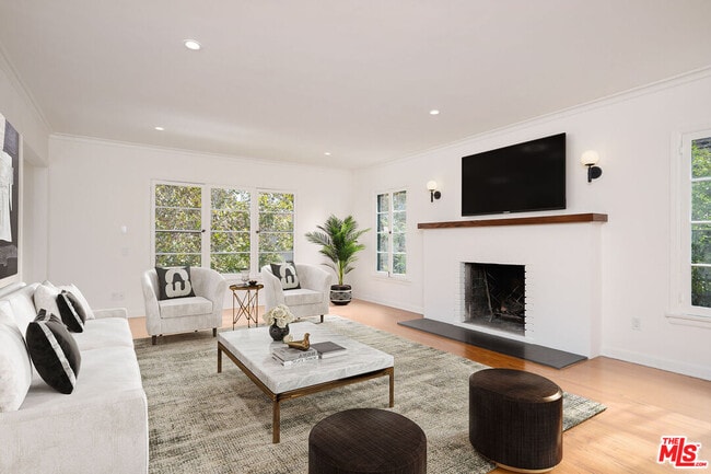 Building Photo - 135 N Orange Dr