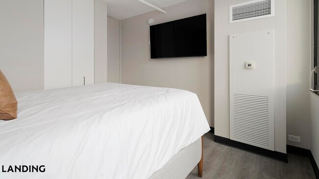 1922 W Ogden Ave Unit 1601