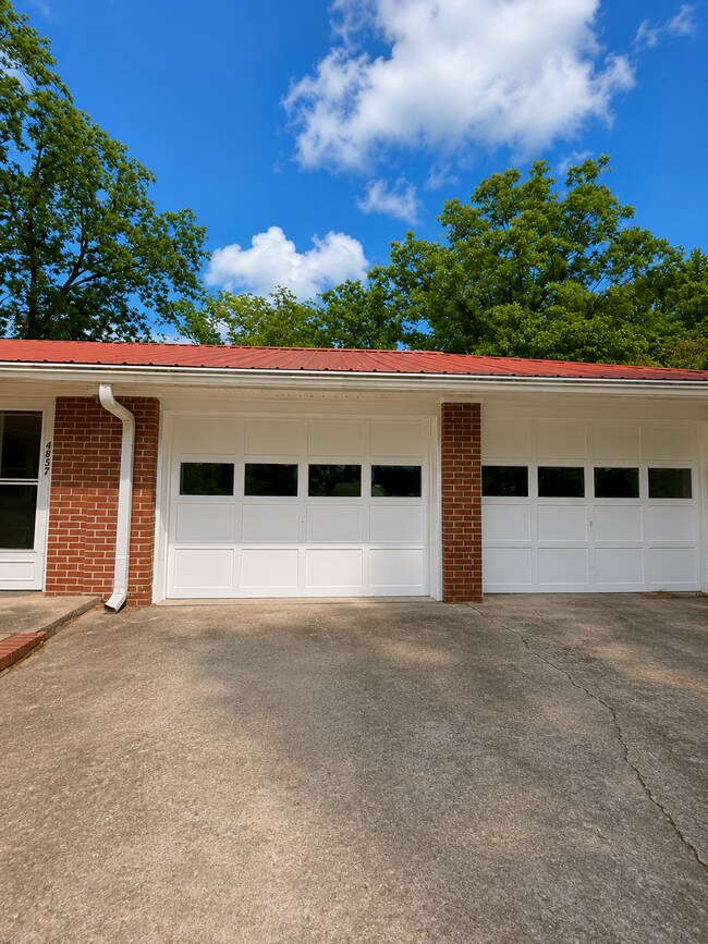 Photo - 8457 Thomaston Rd