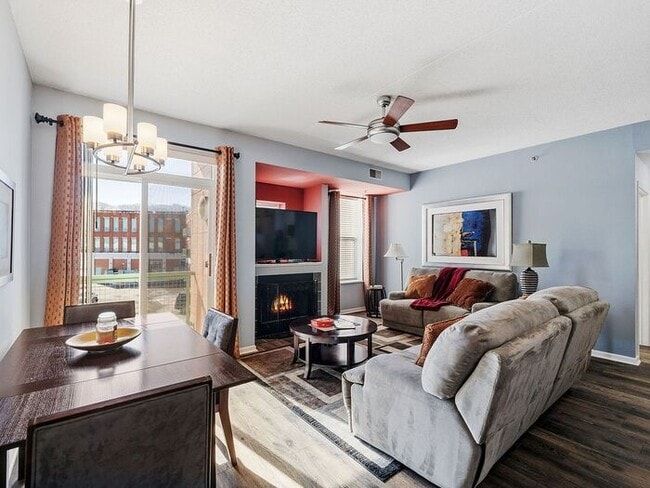 Photo - Bright & Spacious 2BR/2BA Condo with Cover... Unidad 204